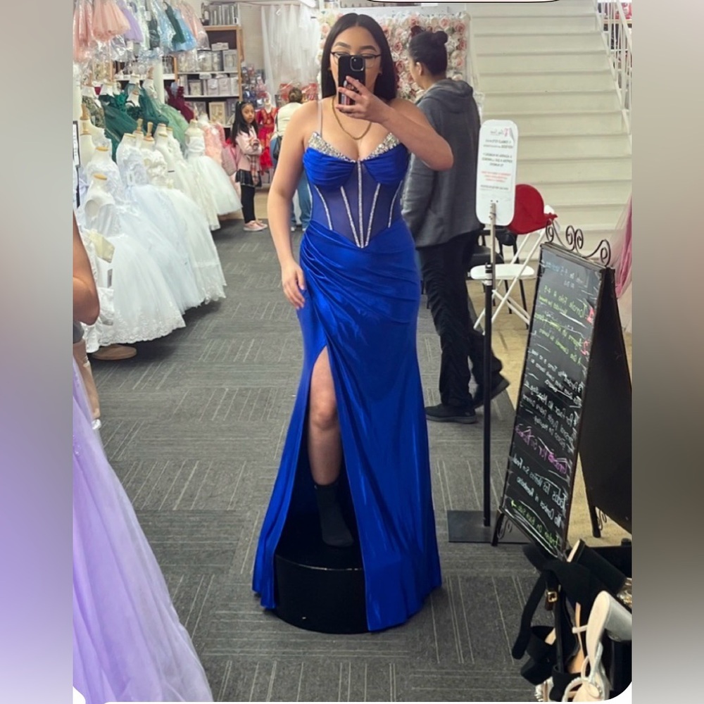 Elegant Blue Evening. Prom Dress